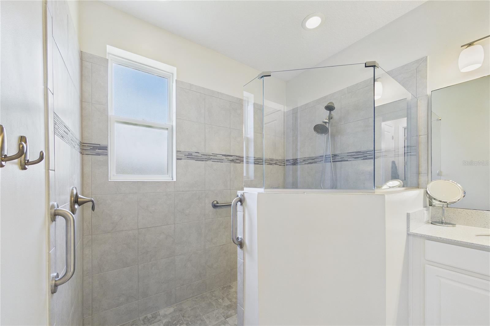 Image 29 of 60 For 458 Convex Lane