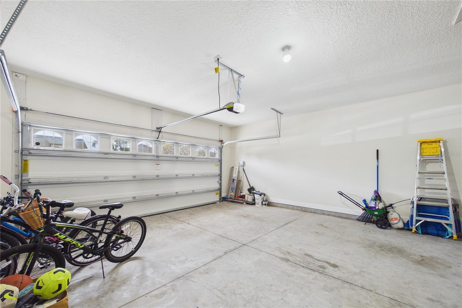 Image 44 of 60 For 458 Convex Lane