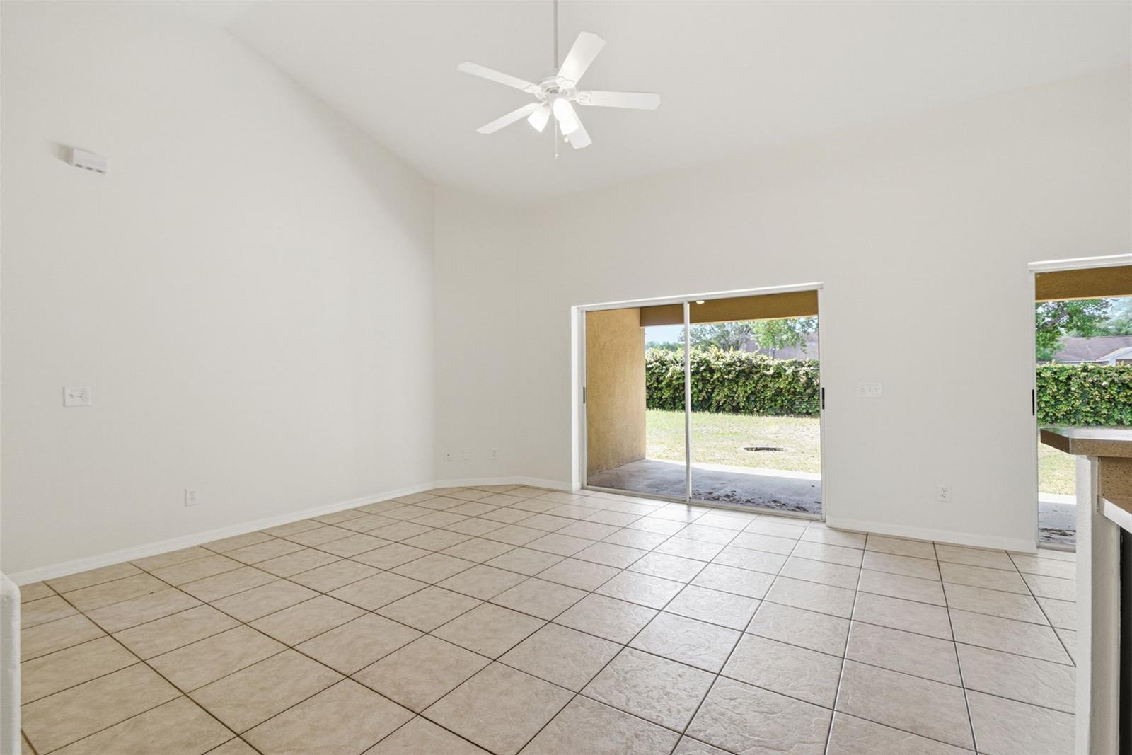 Listing photo id 15 for 11906 Timberhill Drive