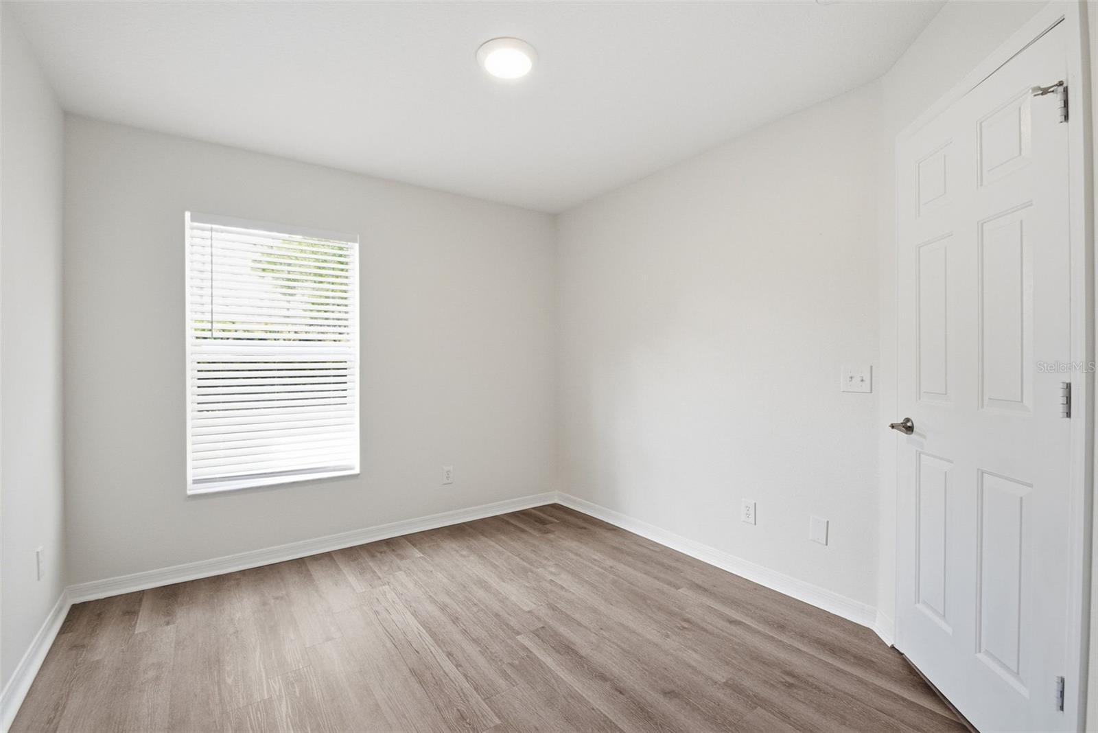 Listing photo id 24 for 11906 Timberhill Drive