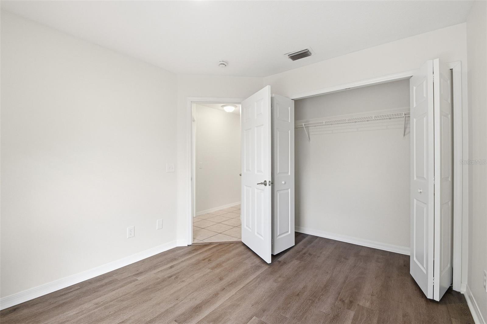 Listing photo id 25 for 11906 Timberhill Drive