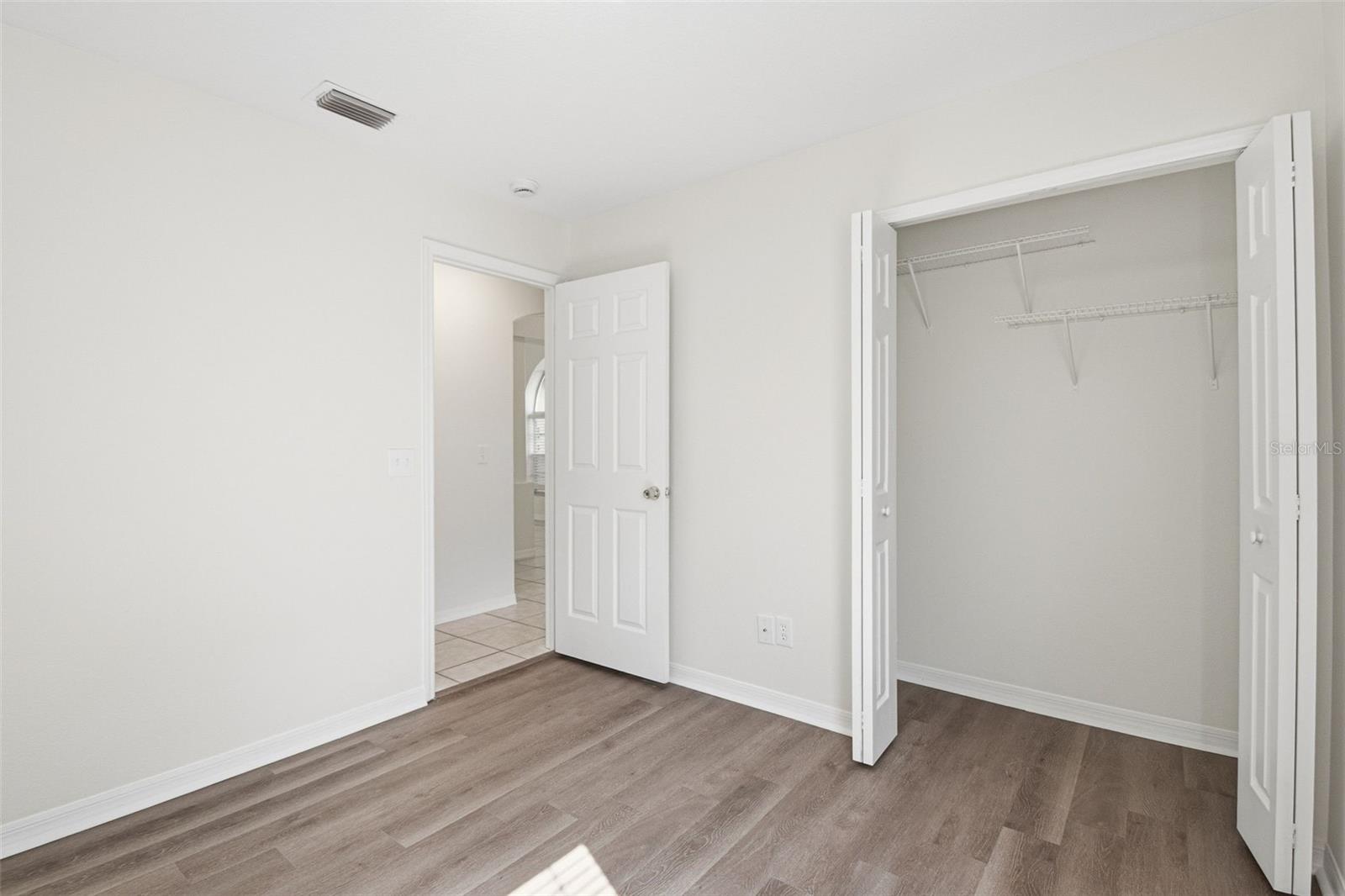 Listing photo id 28 for 11906 Timberhill Drive