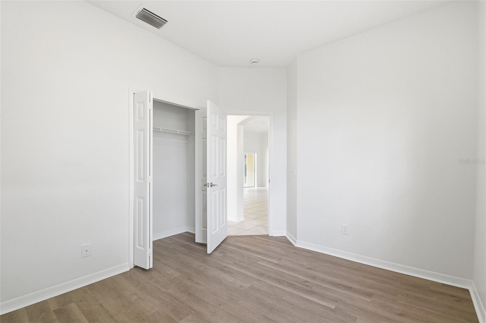 Listing photo id 31 for 11906 Timberhill Drive