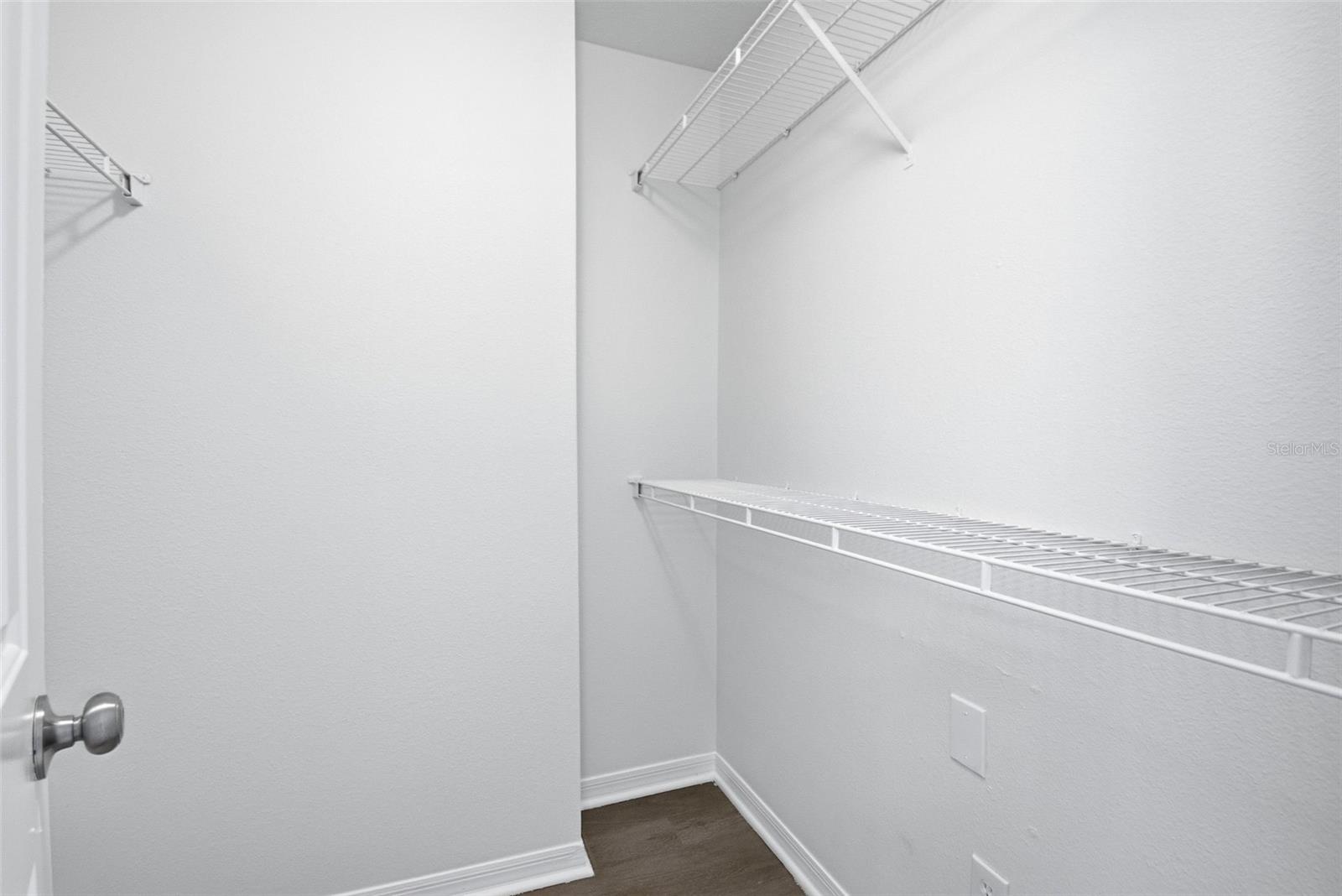 Listing photo id 37 for 11906 Timberhill Drive