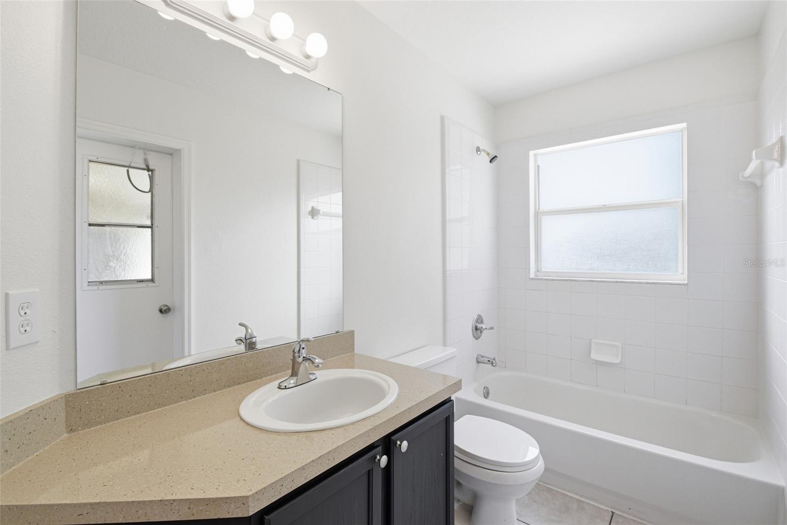 Listing photo id 39 for 11906 Timberhill Drive