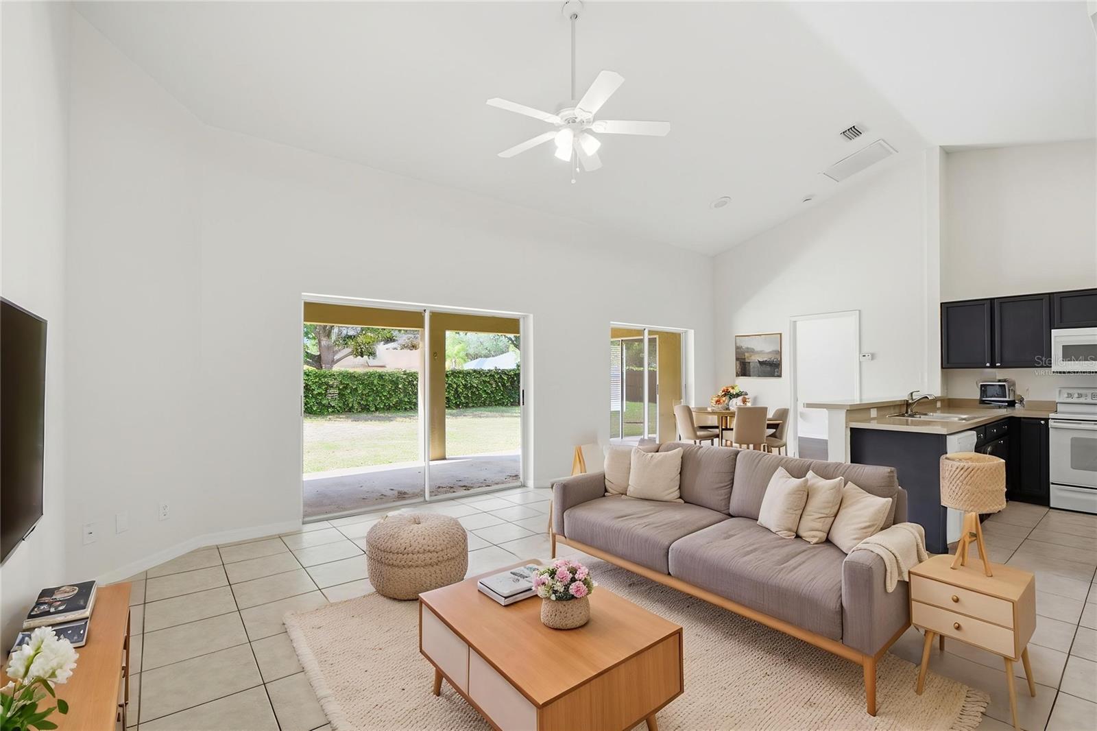 Listing photo id 4 for 11906 Timberhill Drive