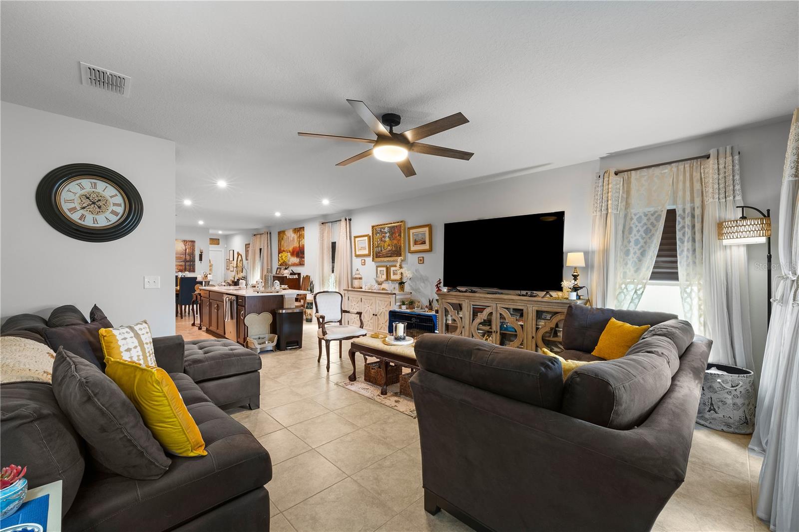 Image 35 of 58 For 1609 Finnigan Circle