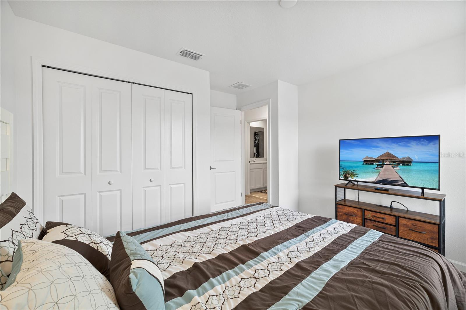 Image 33 of 48 For 10768 Rhett Butler Alley