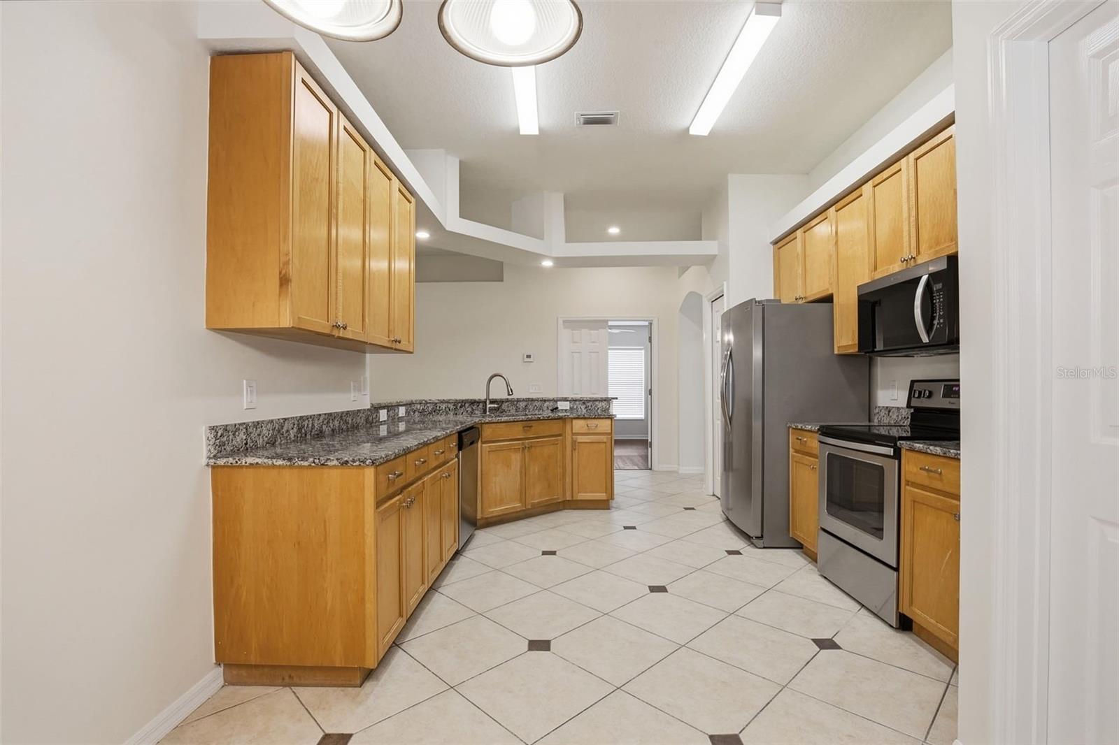 Image 16 of 41 For 3704 Lockridge Drive