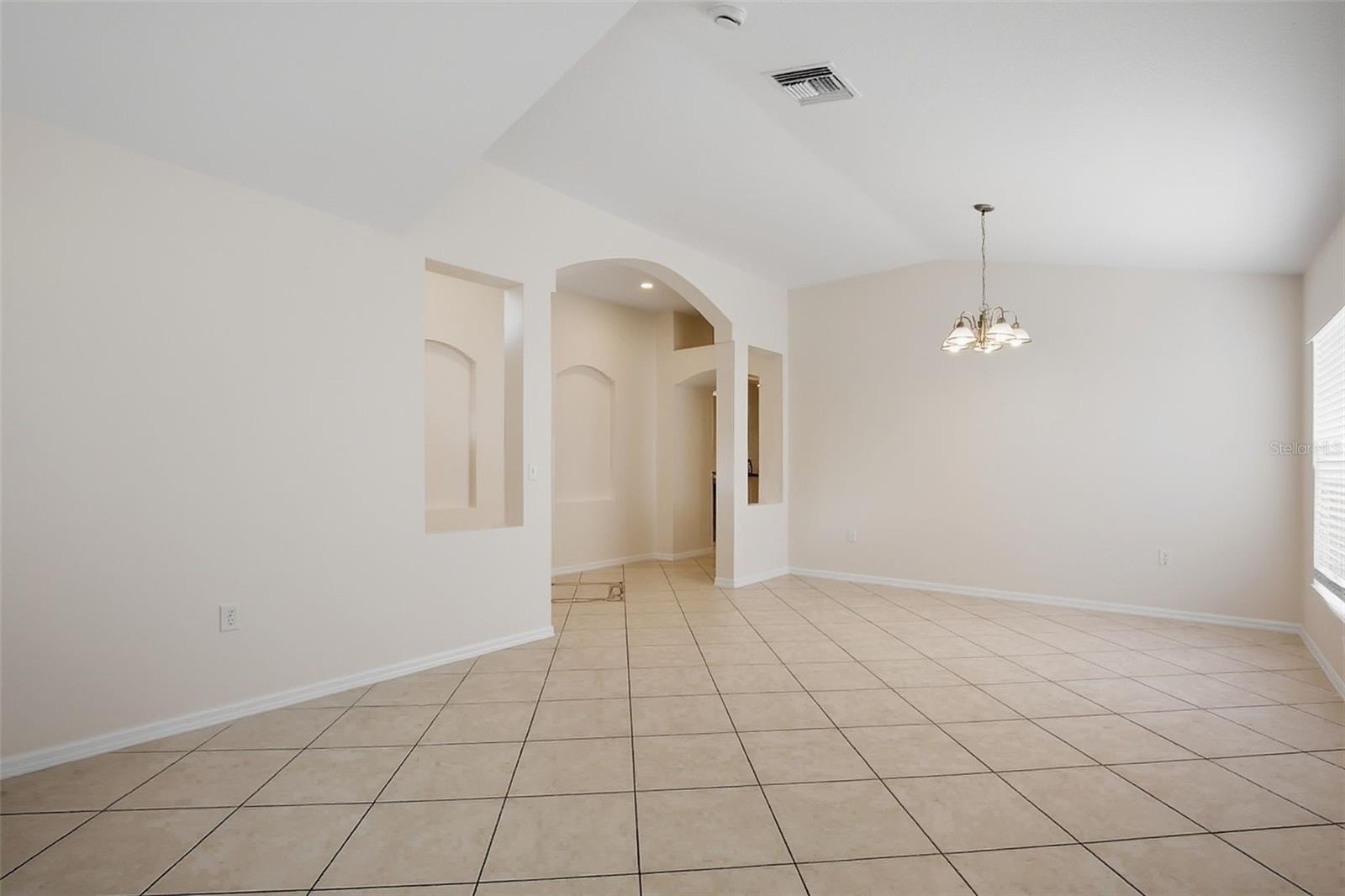 Image 19 of 41 For 3704 Lockridge Drive