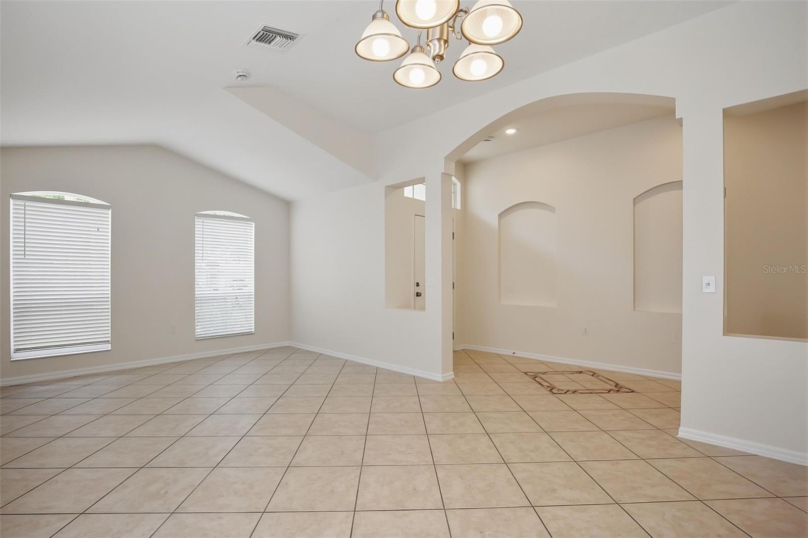 Image 9 of 41 For 3704 Lockridge Drive