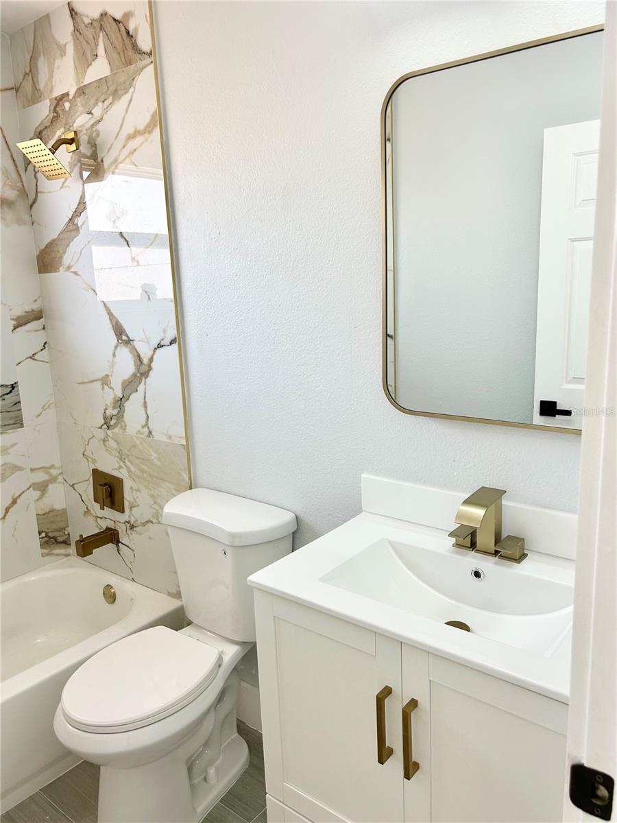 Image 23 of 32 For 154 Woodbury Pines Circle