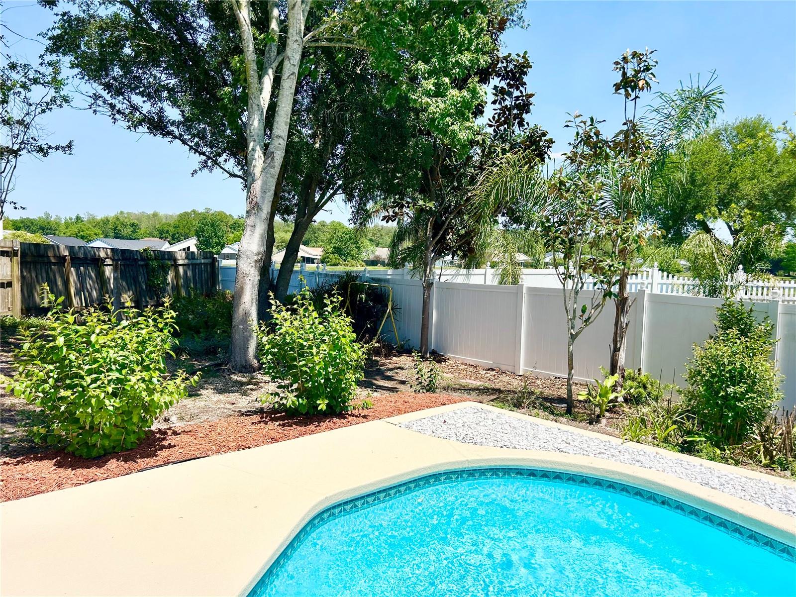 Image 28 of 32 For 154 Woodbury Pines Circle