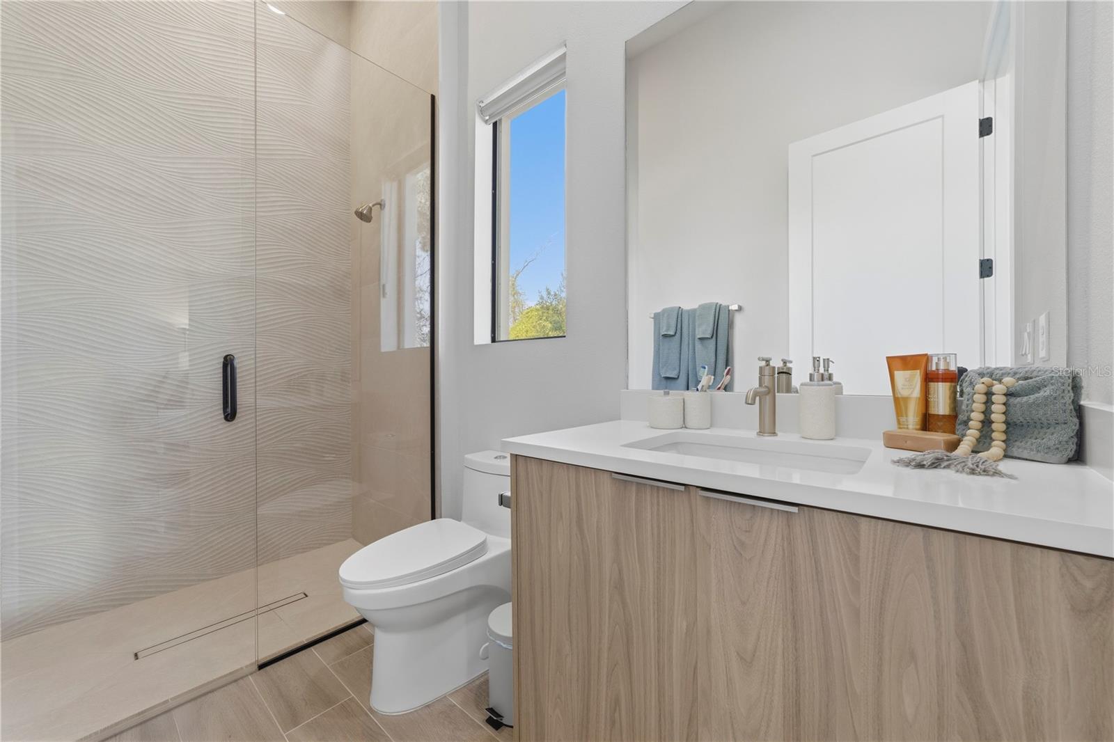 Image 27 of 57 For 16804 Vinci Way