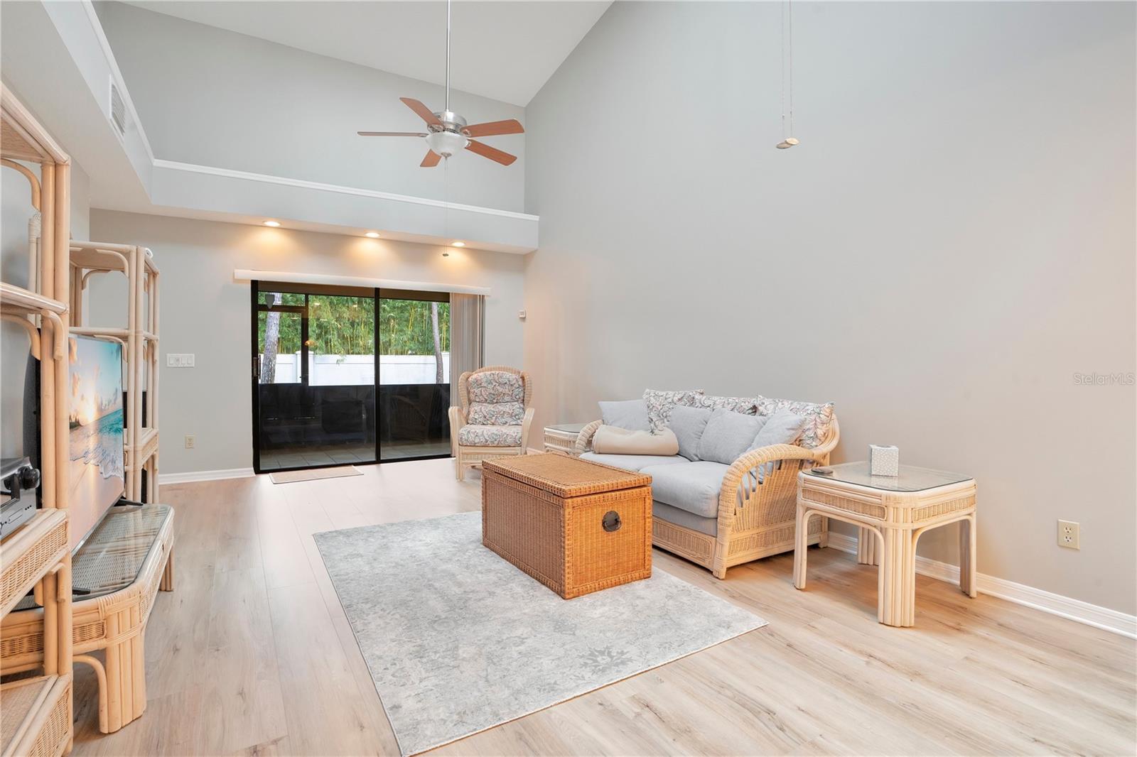 Image 8 of 52 For 8110 Sandpoint Boulevard