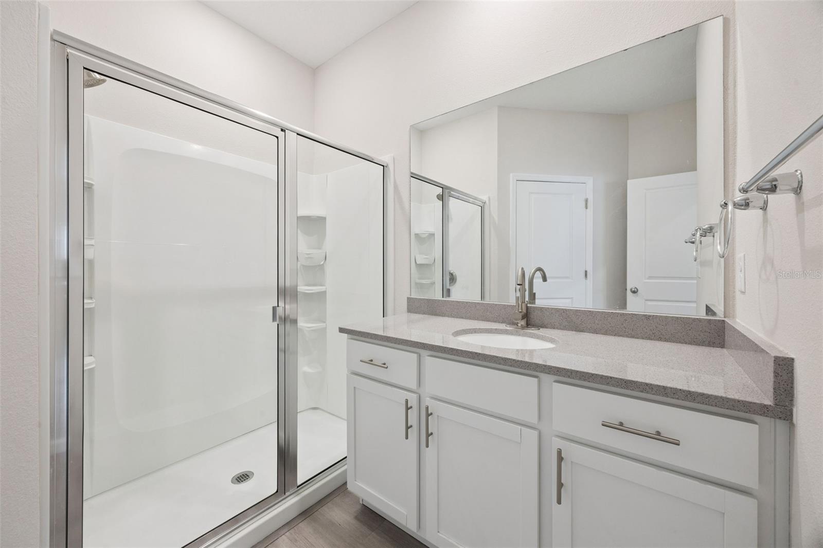 Image 10 of 33 For 2960 Oak Park Way 41