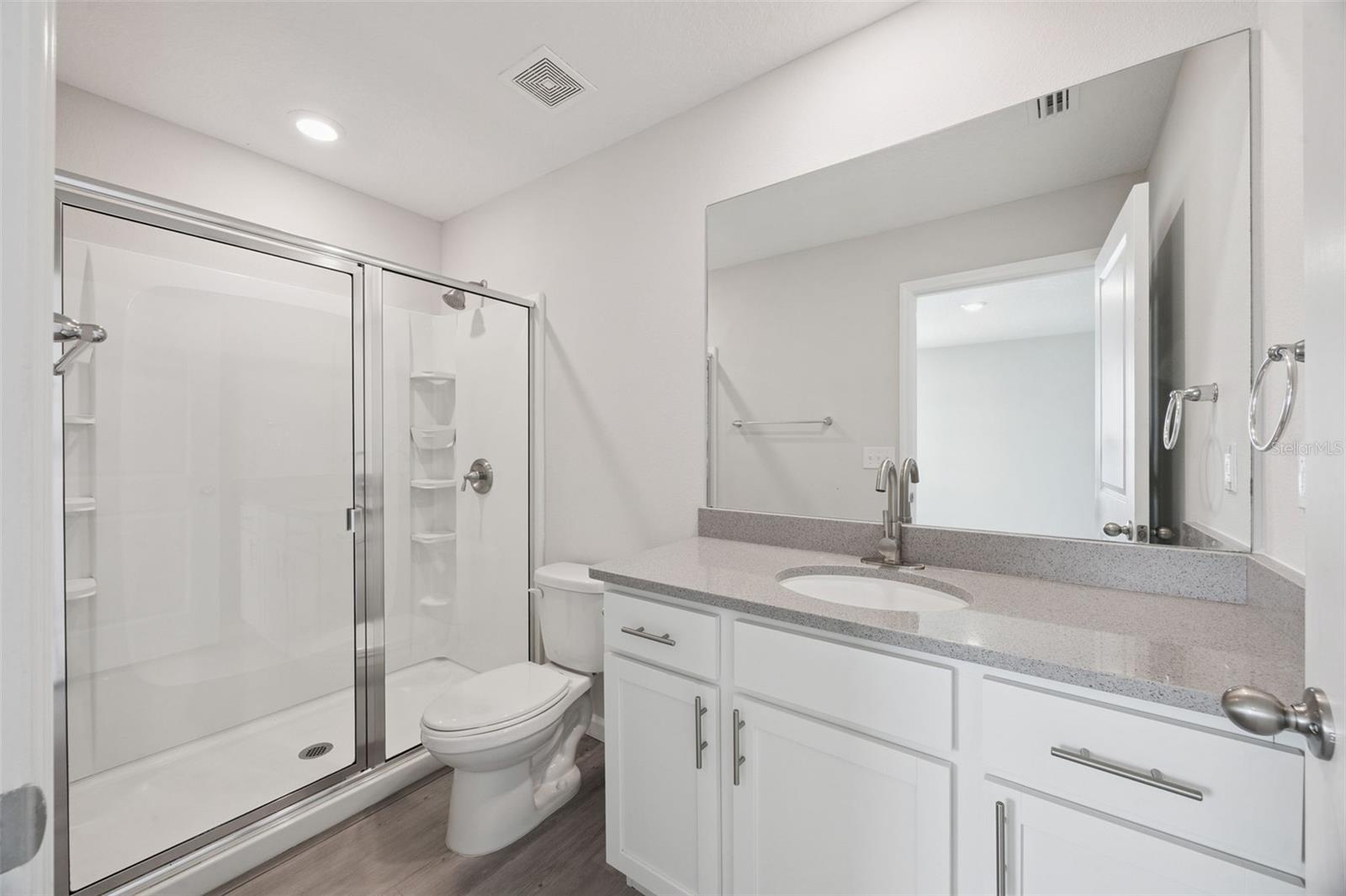 Image 14 of 33 For 2960 Oak Park Way 41