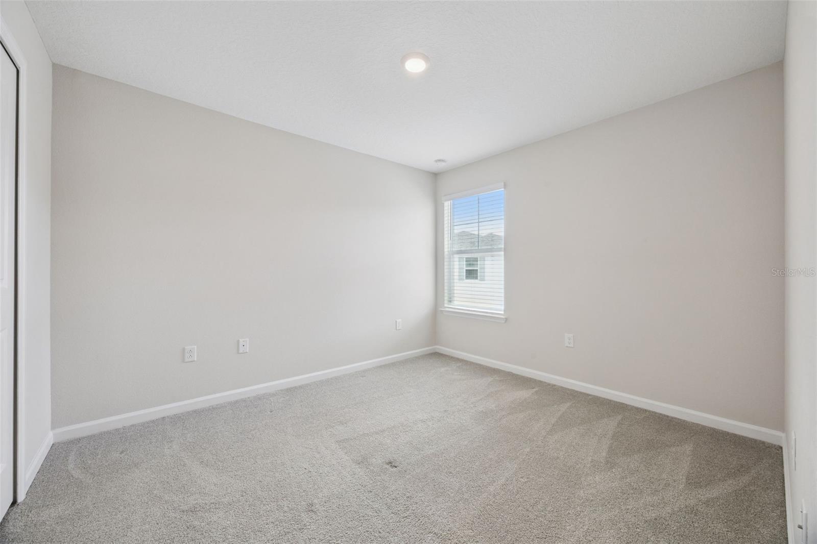 Image 15 of 33 For 2960 Oak Park Way 41