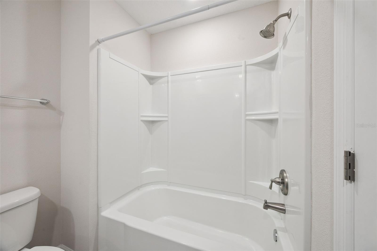 Image 18 of 33 For 2960 Oak Park Way 41