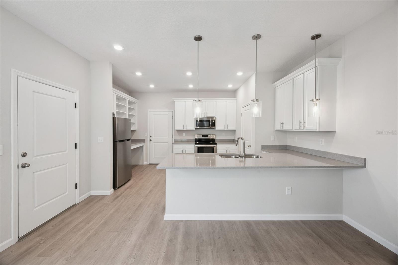 Image 2 of 33 For 2960 Oak Park Way 41