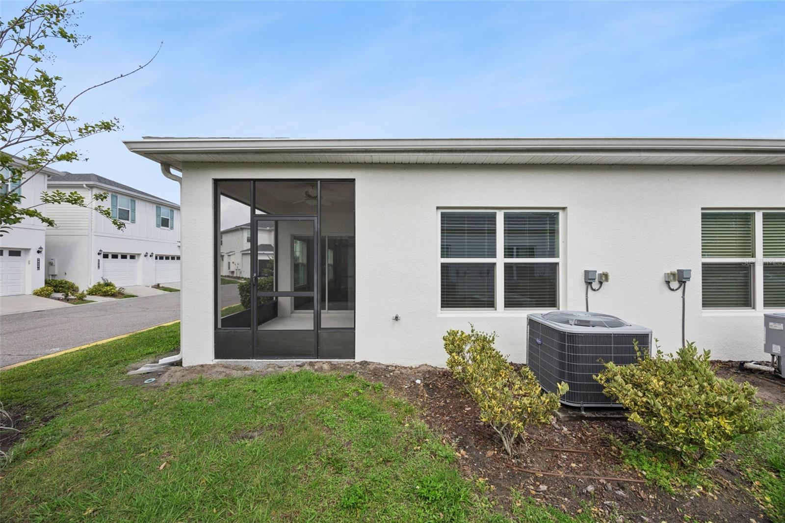 Image 23 of 33 For 2960 Oak Park Way 41