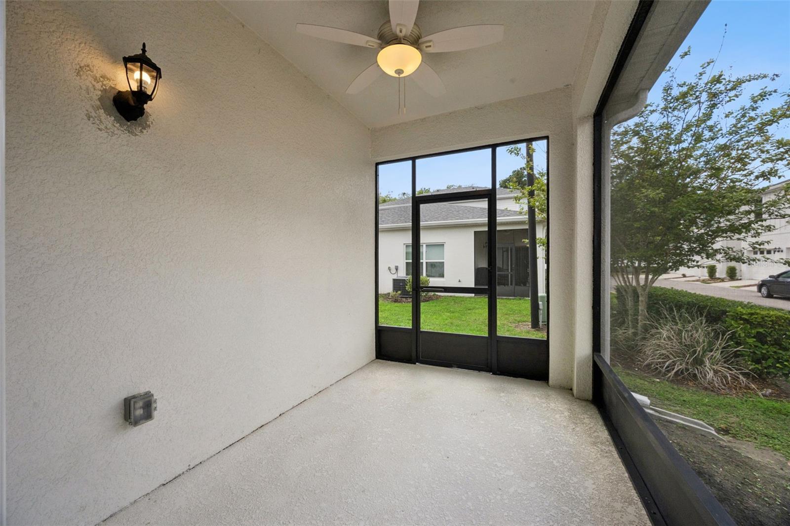 Image 24 of 33 For 2960 Oak Park Way 41