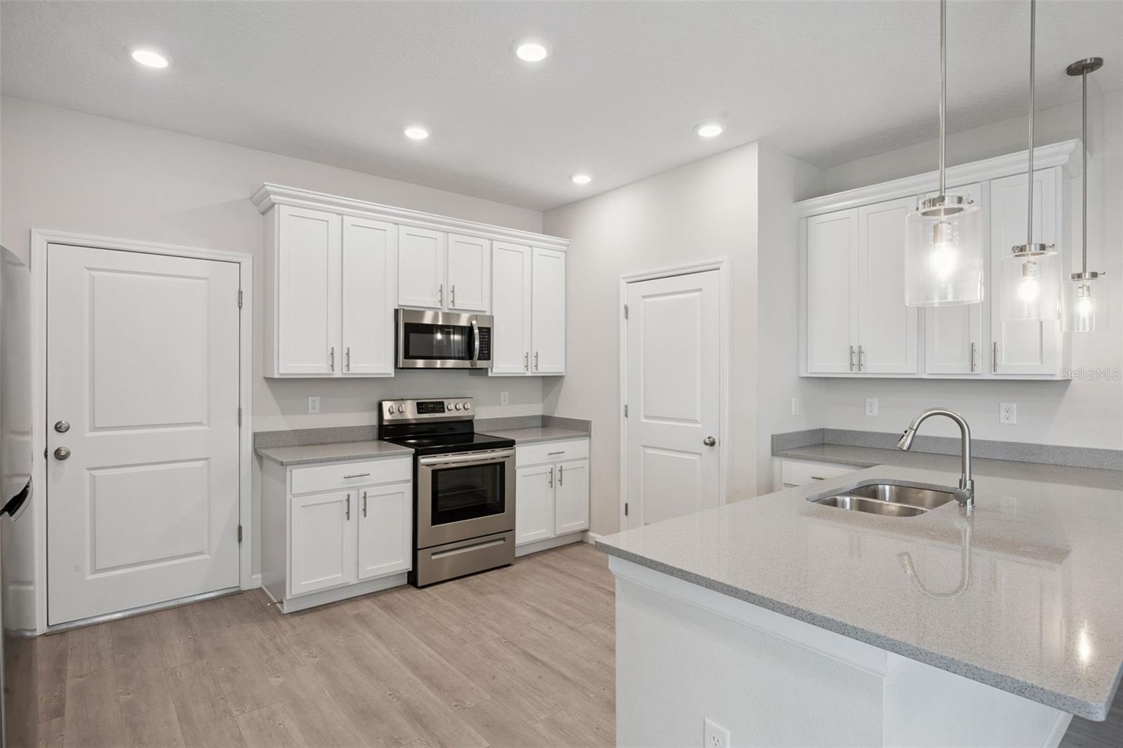 Image 3 of 33 For 2960 Oak Park Way 41