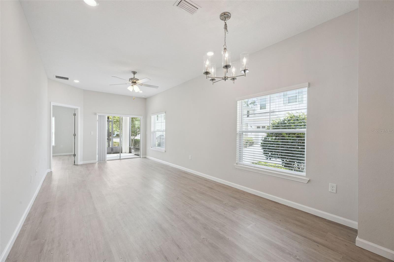 Image 6 of 33 For 2960 Oak Park Way 41