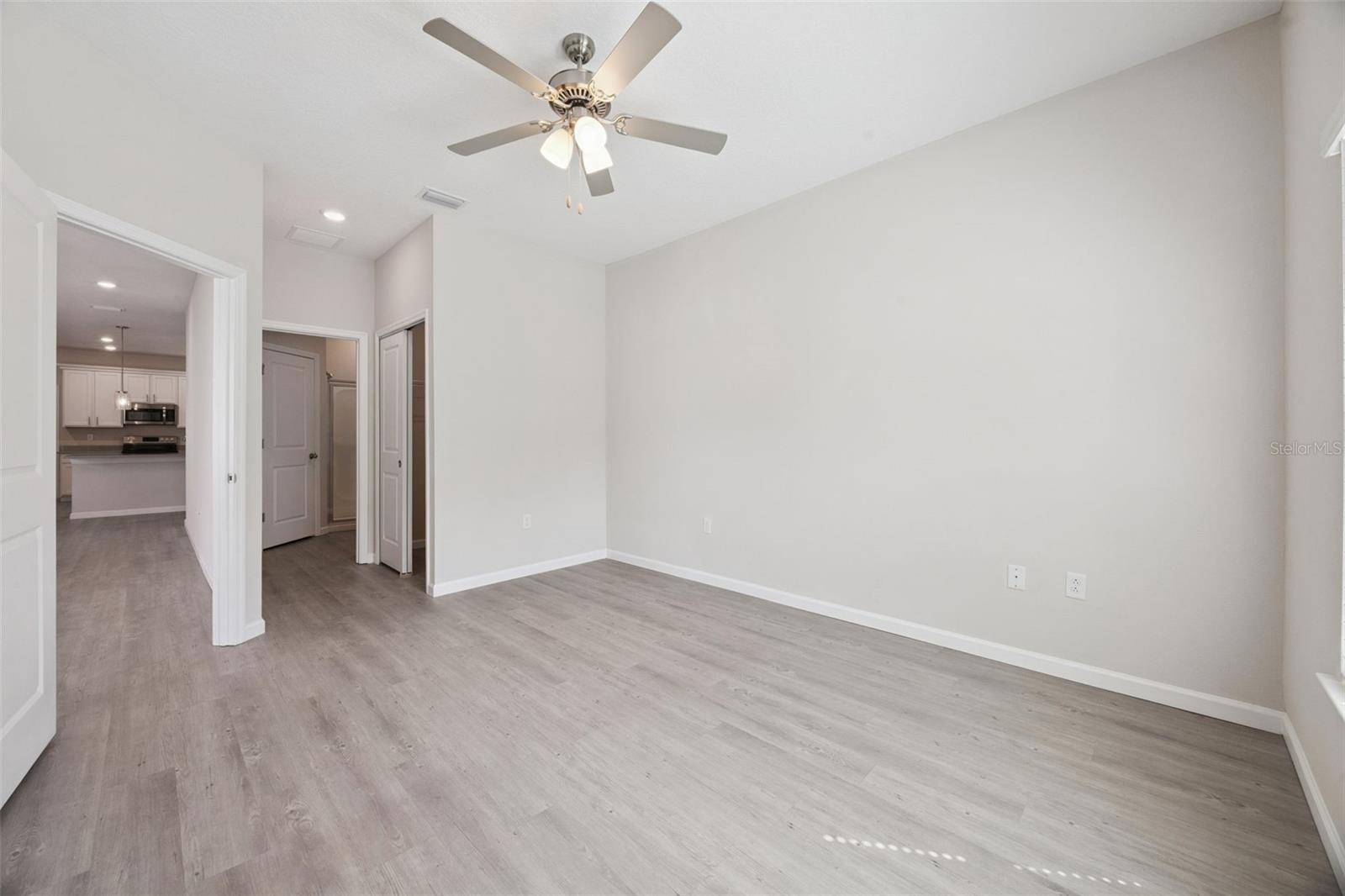 Image 9 of 33 For 2960 Oak Park Way 41