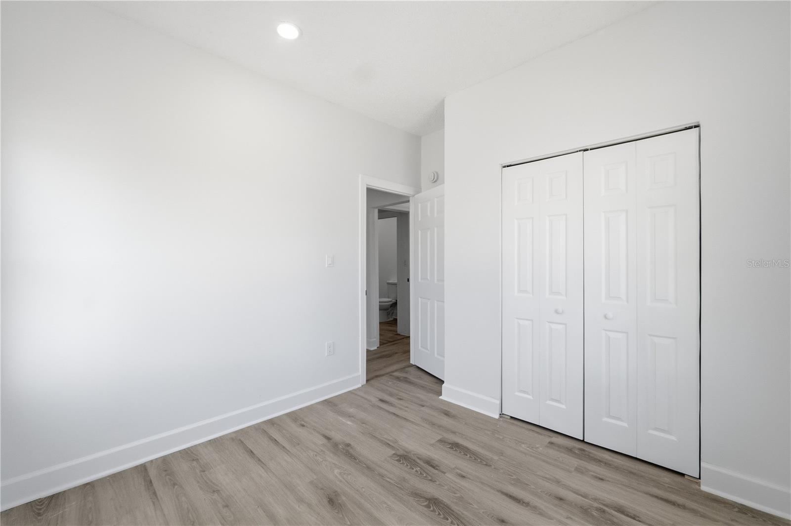 Image 11 of 32 For 1826 19th Street S