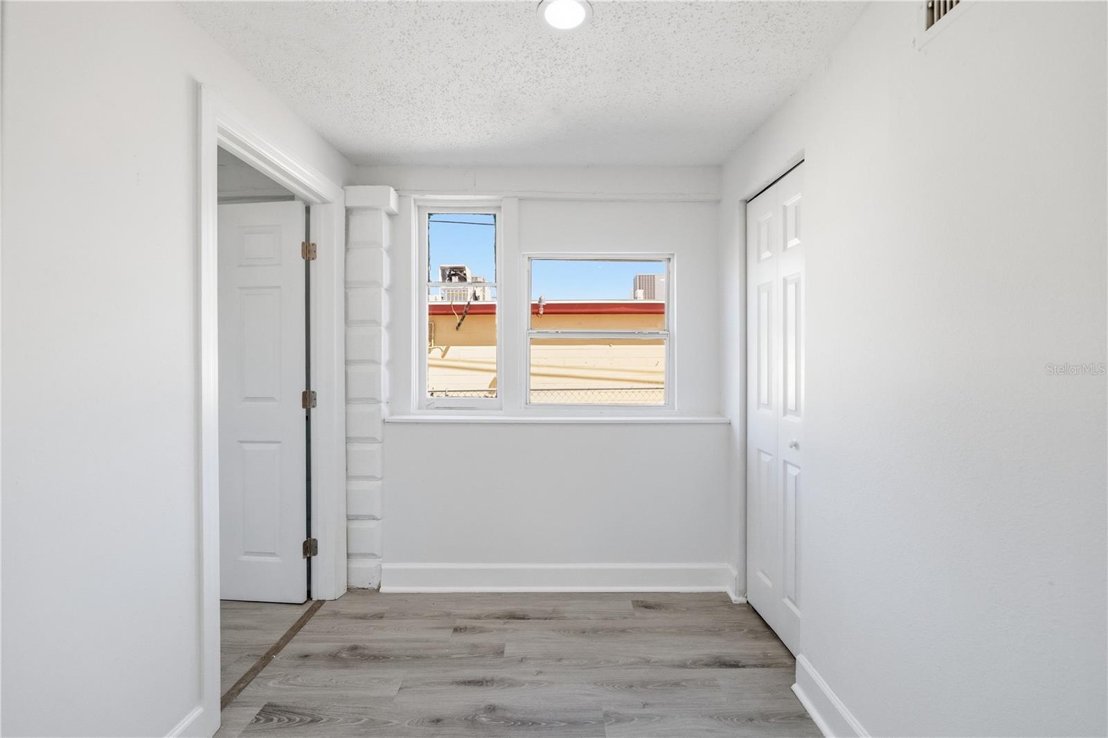 Image 16 of 32 For 1826 19th Street S