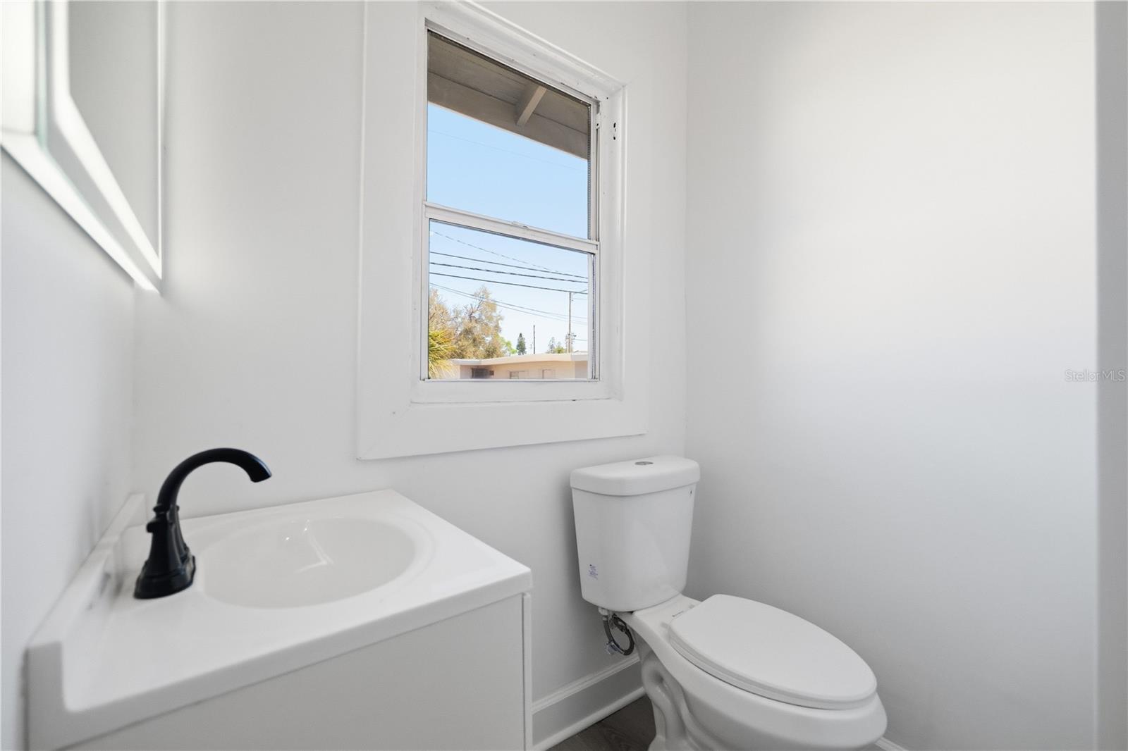 Image 17 of 32 For 1826 19th Street S