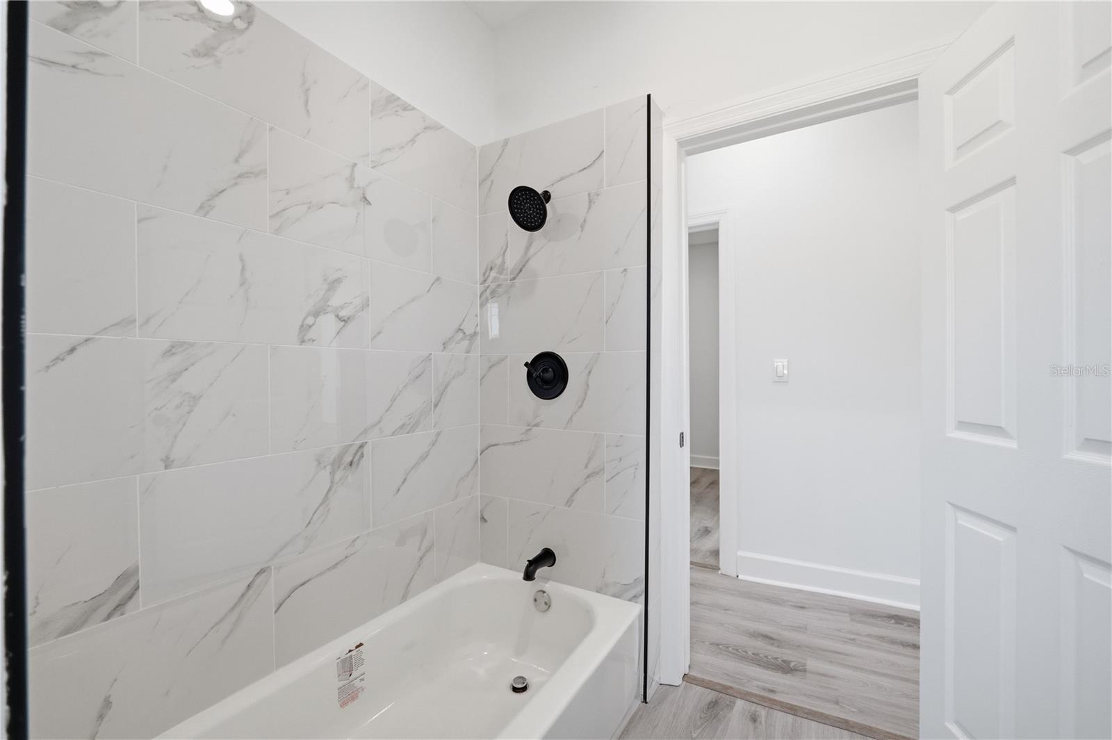 Image 18 of 32 For 1826 19th Street S