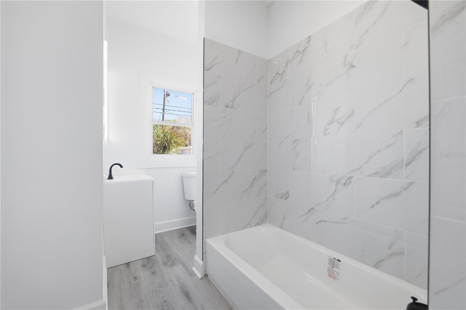 Image 19 of 32 For 1826 19th Street S