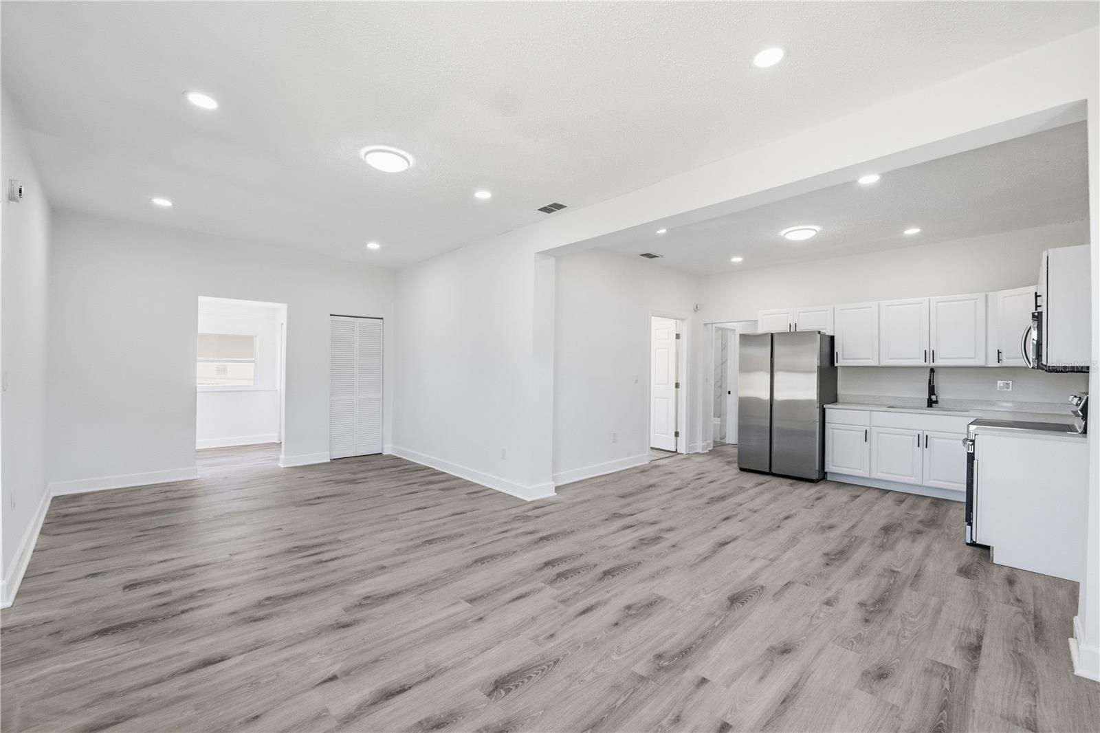 Image 4 of 32 For 1826 19th Street S