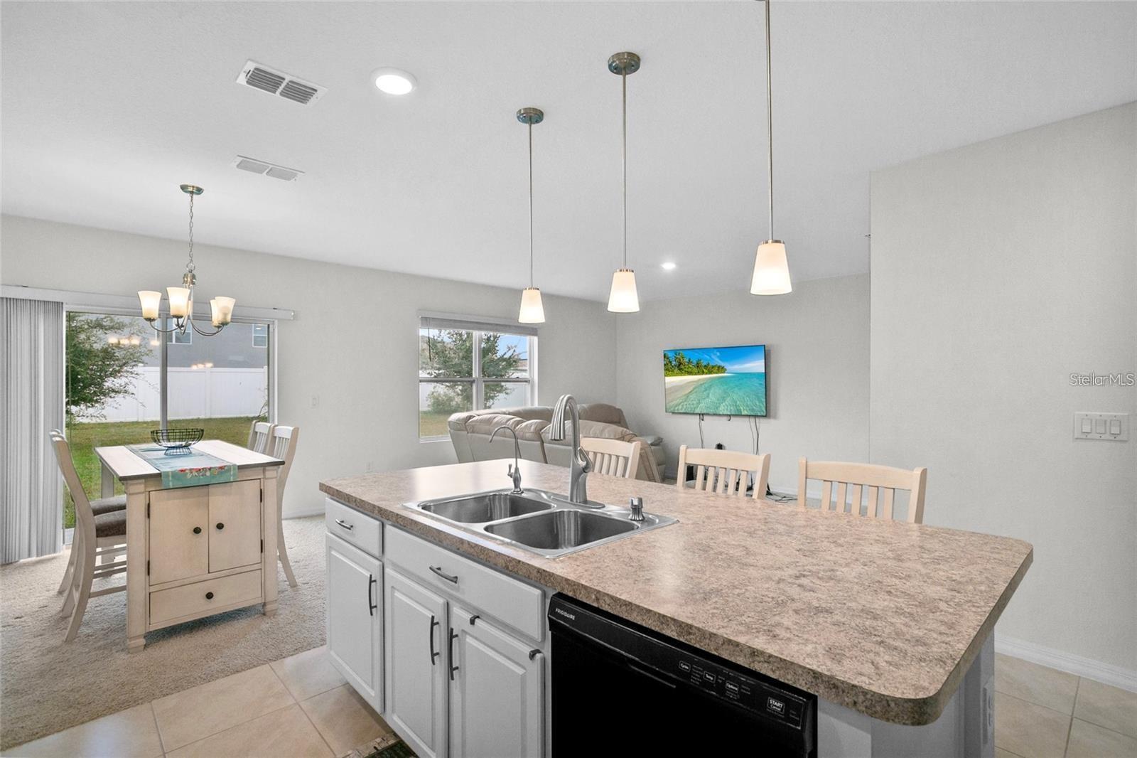 Image 13 of 31 For 1872 Rustic Falls Drive