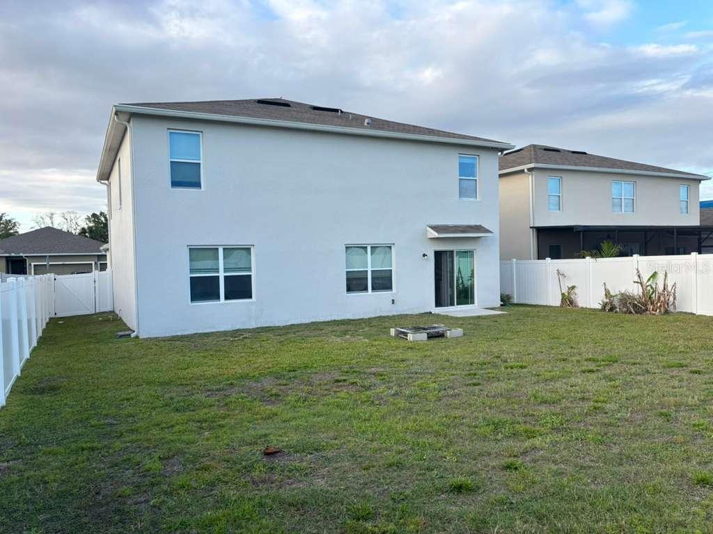 Image 6 of 31 For 1872 Rustic Falls Drive