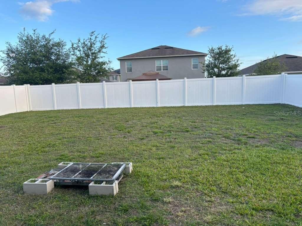 Image 7 of 31 For 1872 Rustic Falls Drive