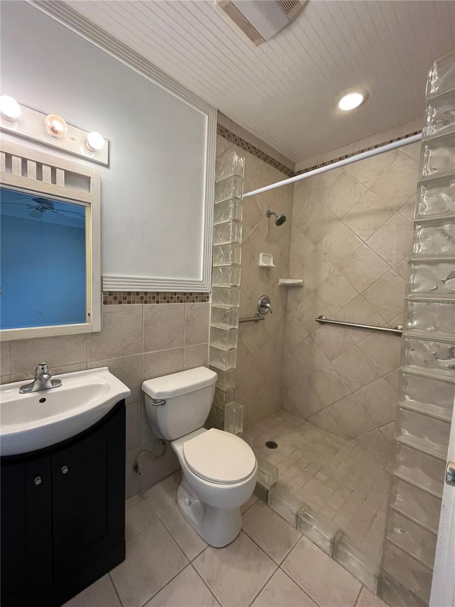 Image 16 of 29 For 3222 Hammersmith Road