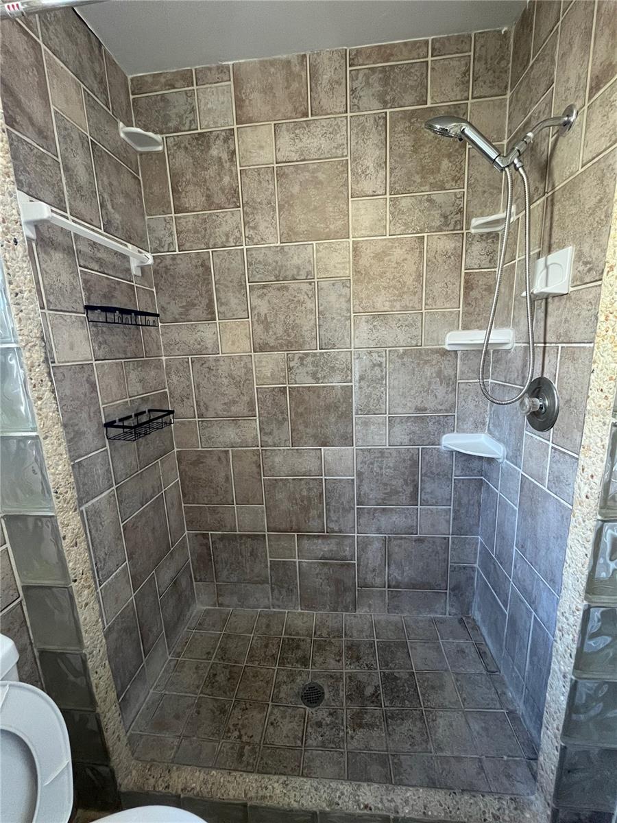 Image 20 of 29 For 3222 Hammersmith Road