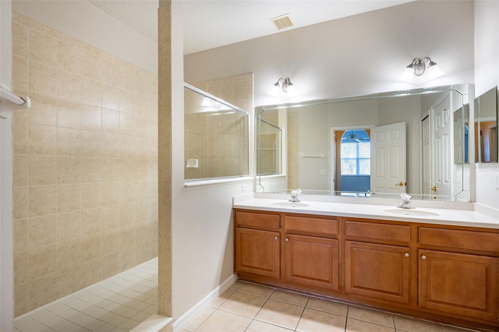 Image 15 of 21 For 9435 Myrtle Creek Lane 311