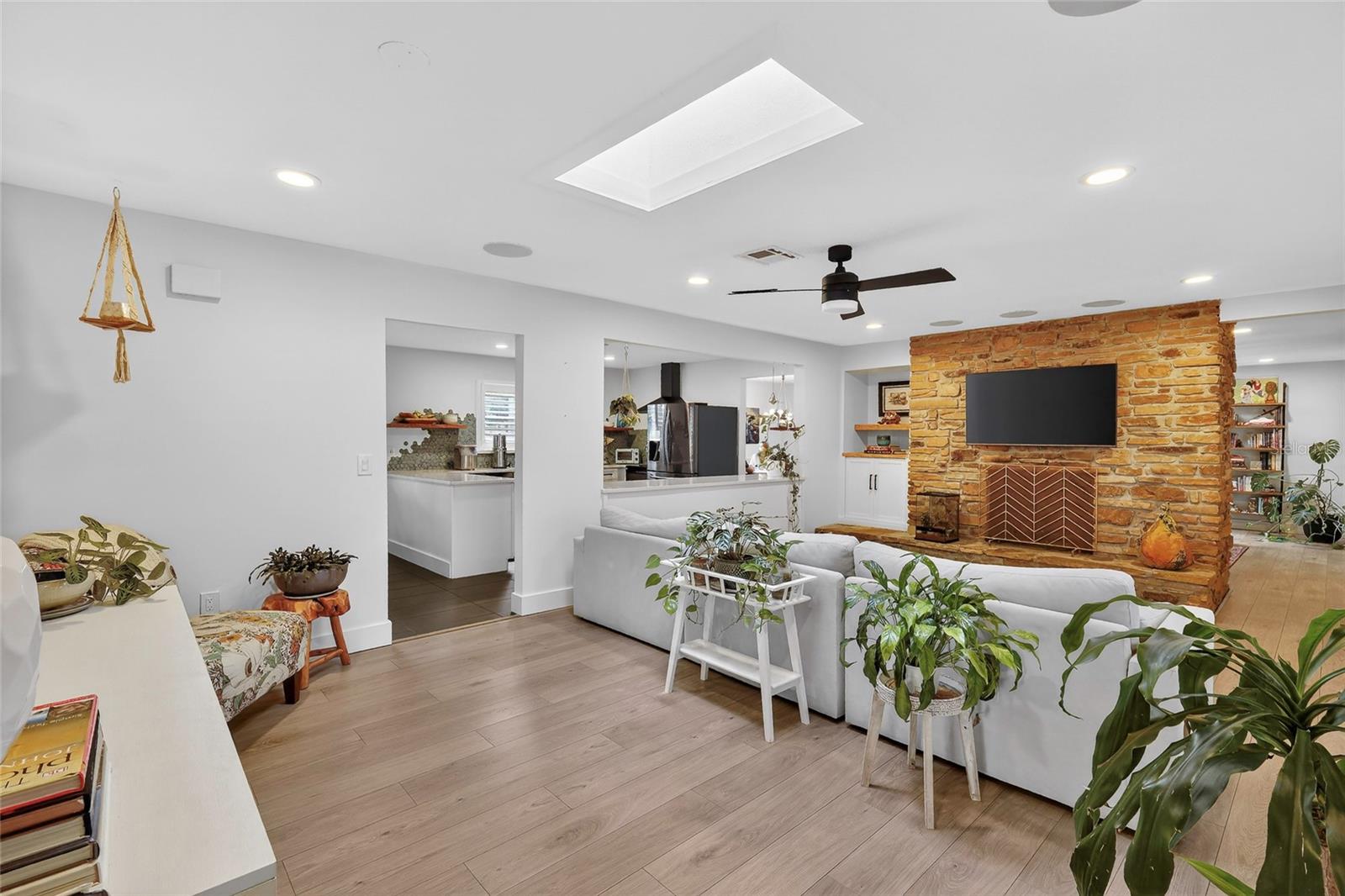 Image 17 of 61 For 116 Windmill Way