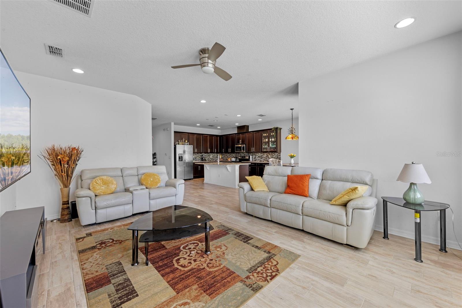 Image 11 of 32 For 985 Fallcreek Point