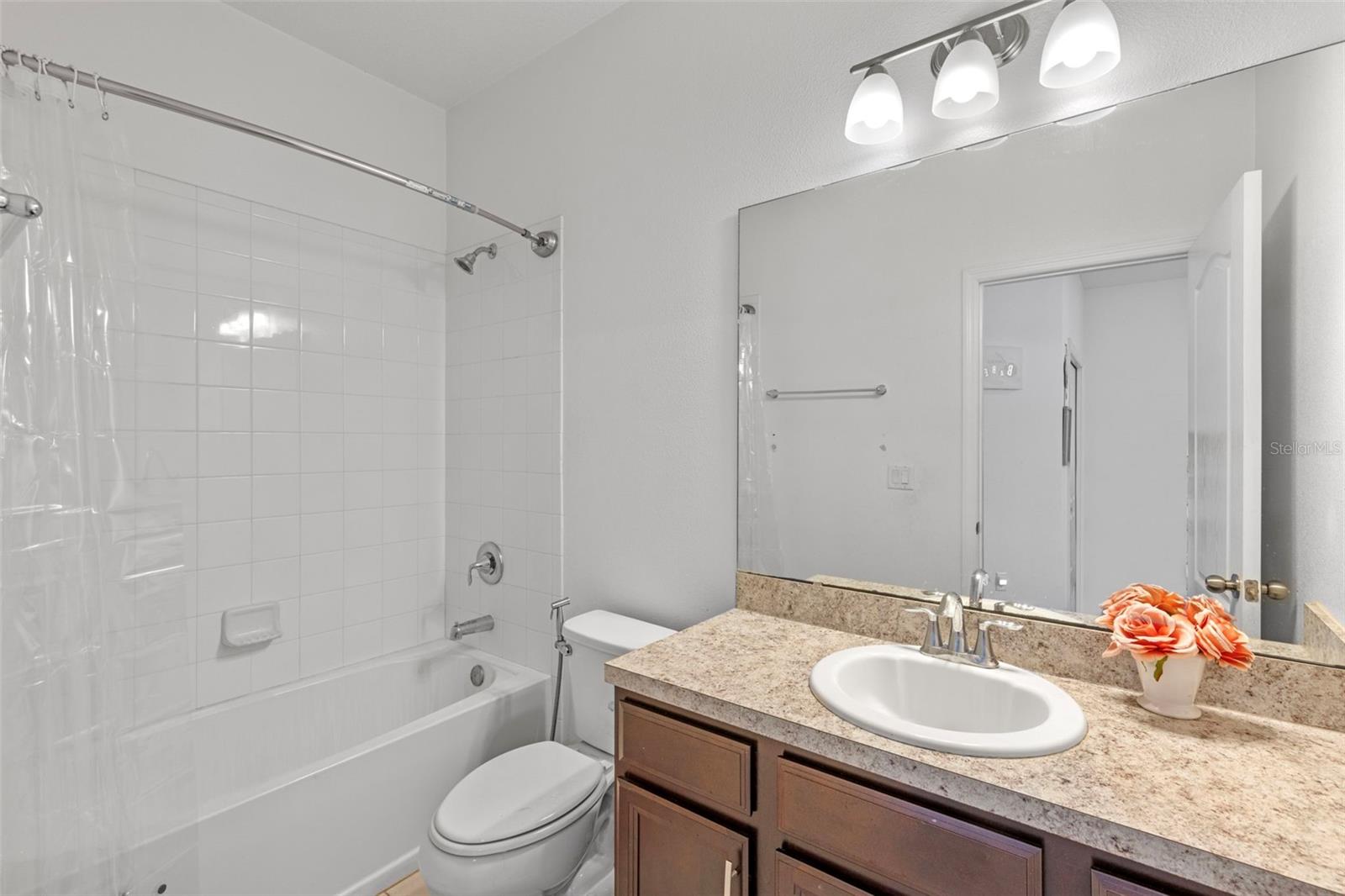 Image 14 of 32 For 985 Fallcreek Point