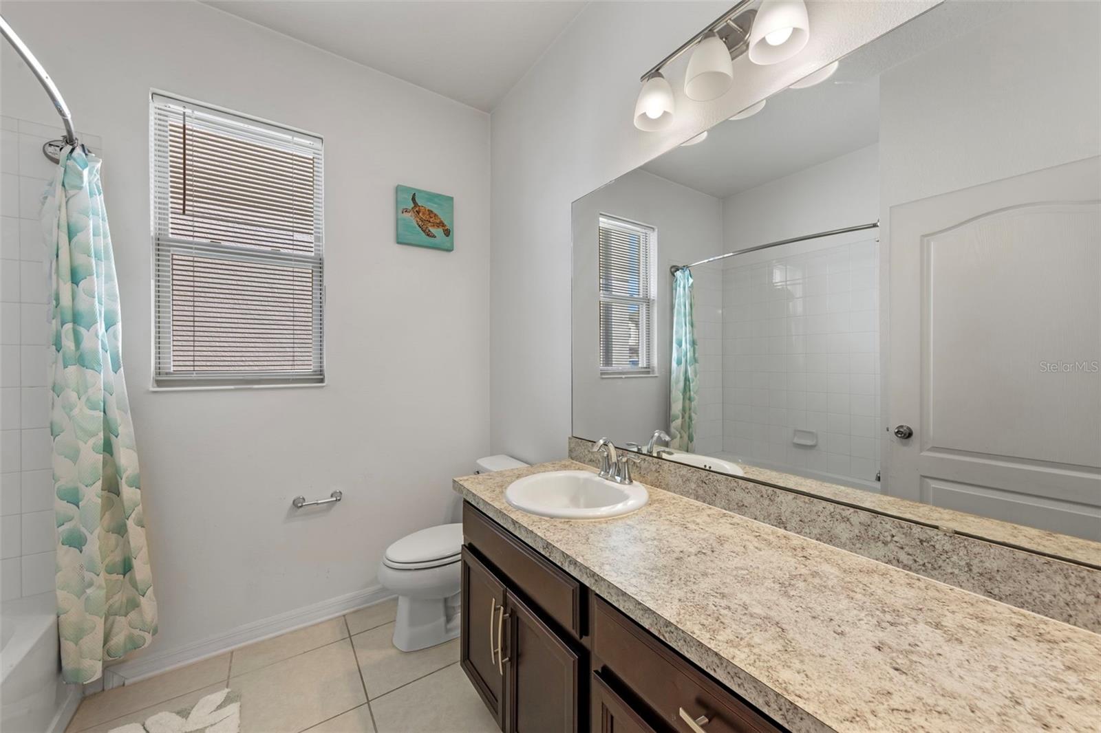 Image 16 of 32 For 985 Fallcreek Point