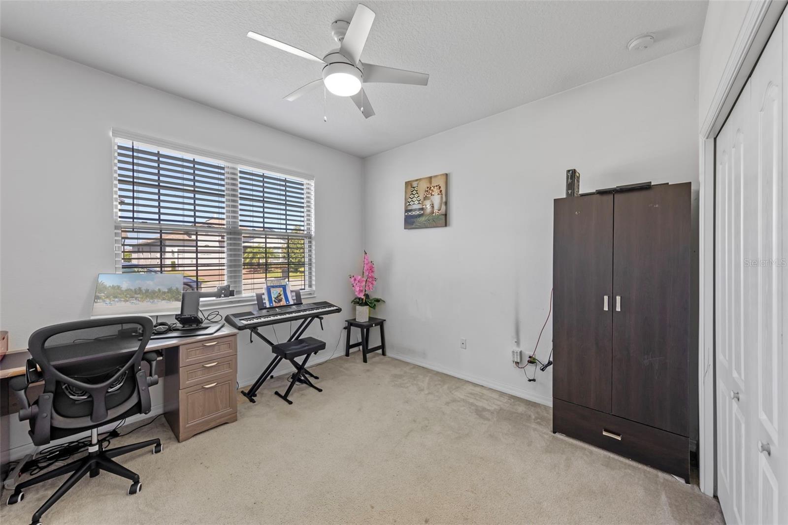 Image 17 of 32 For 985 Fallcreek Point