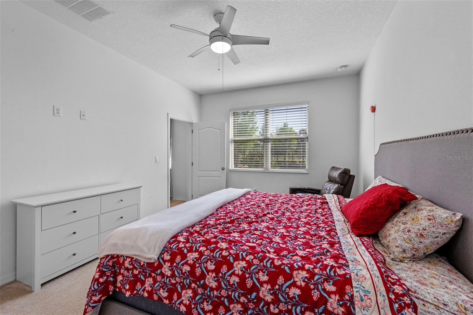 Image 21 of 32 For 985 Fallcreek Point