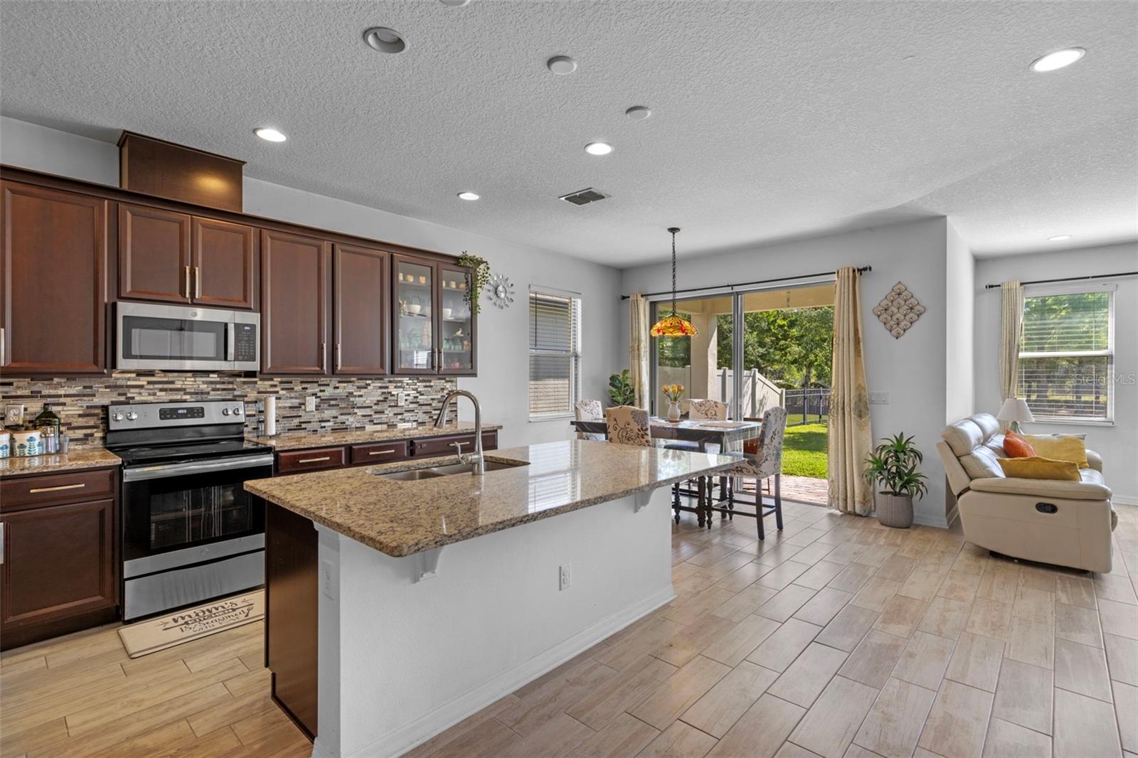 Image 8 of 32 For 985 Fallcreek Point