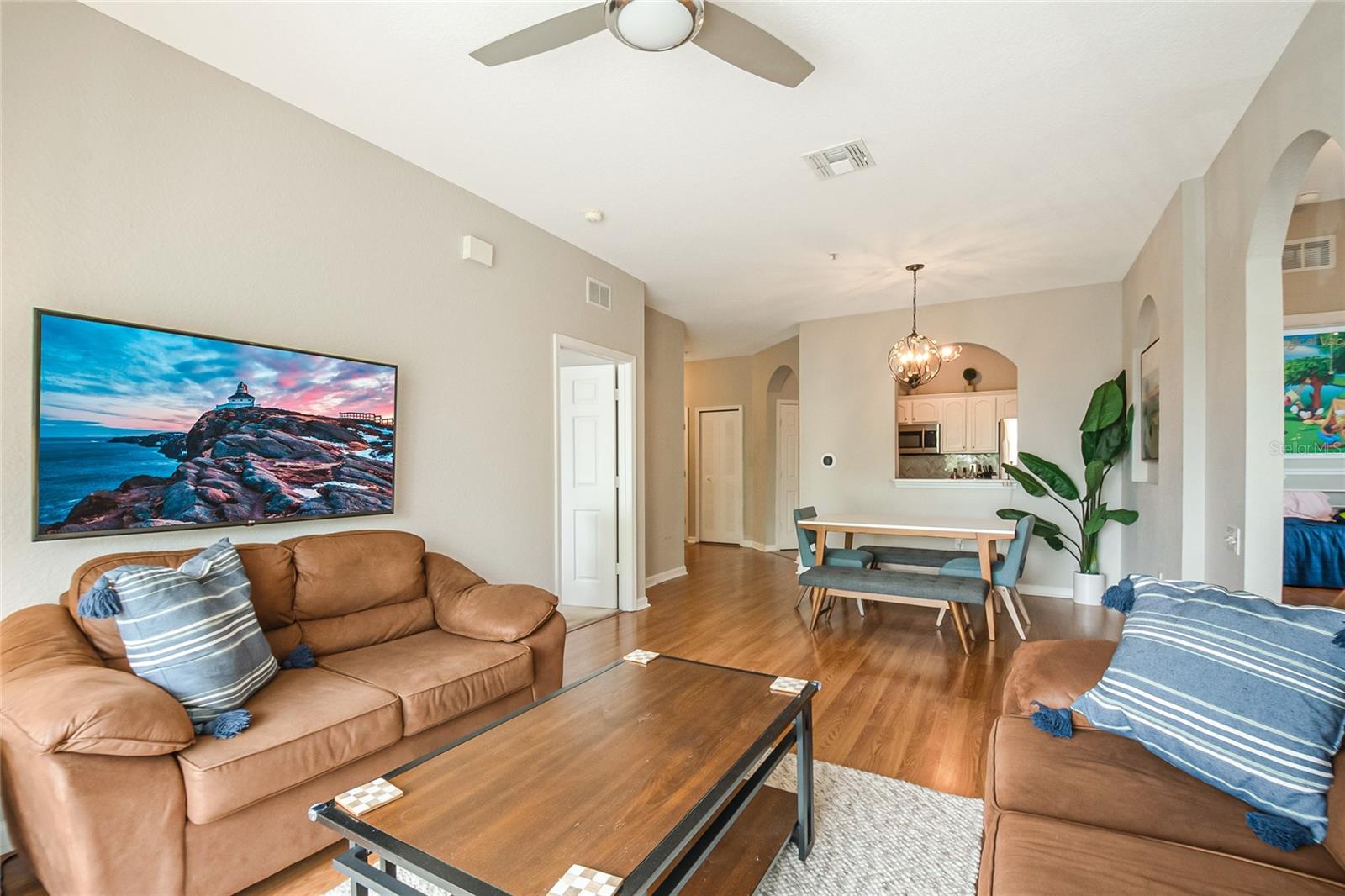 Image 17 of 43 For 2817 Almaton Loop 301