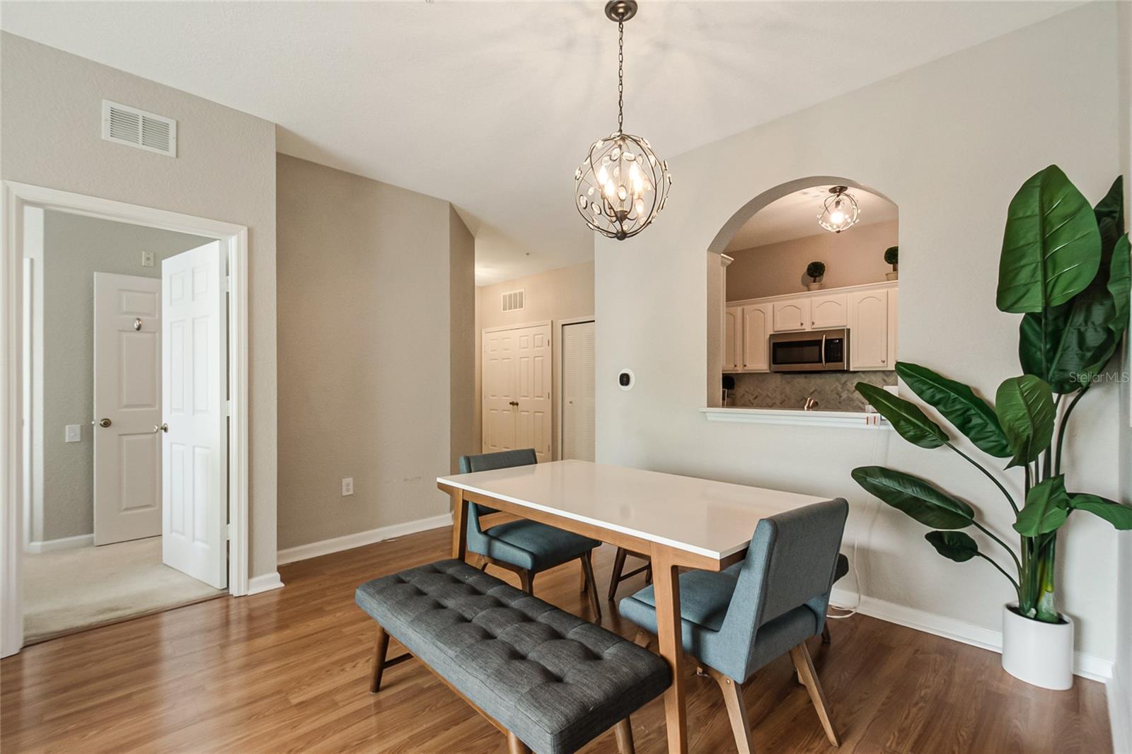 Image 18 of 43 For 2817 Almaton Loop 301